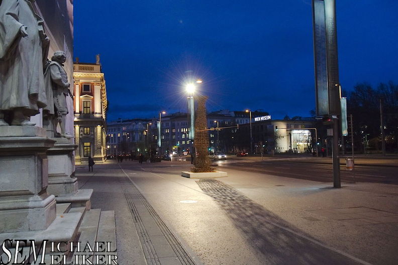 Wien, links Musikvereinsgebäude 20140514002626-499cc021.jpg